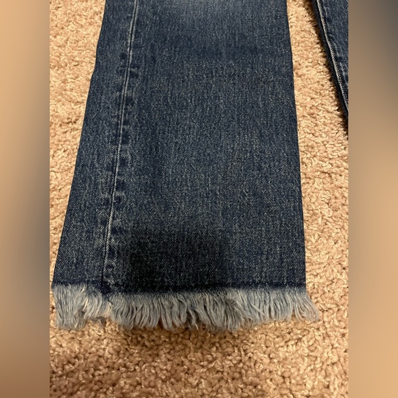 Good American jeans size 4 with fray - Picture 2 of 3